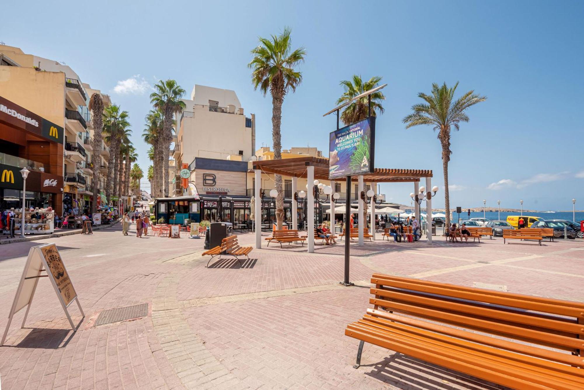 Islet Promenade Seafront Apartment With Large Corner Terrace By Getawaysmalta St. Paul's Bay Exterior photo